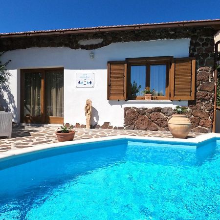 Villa Sari affitta camere La Caletta Exterior foto